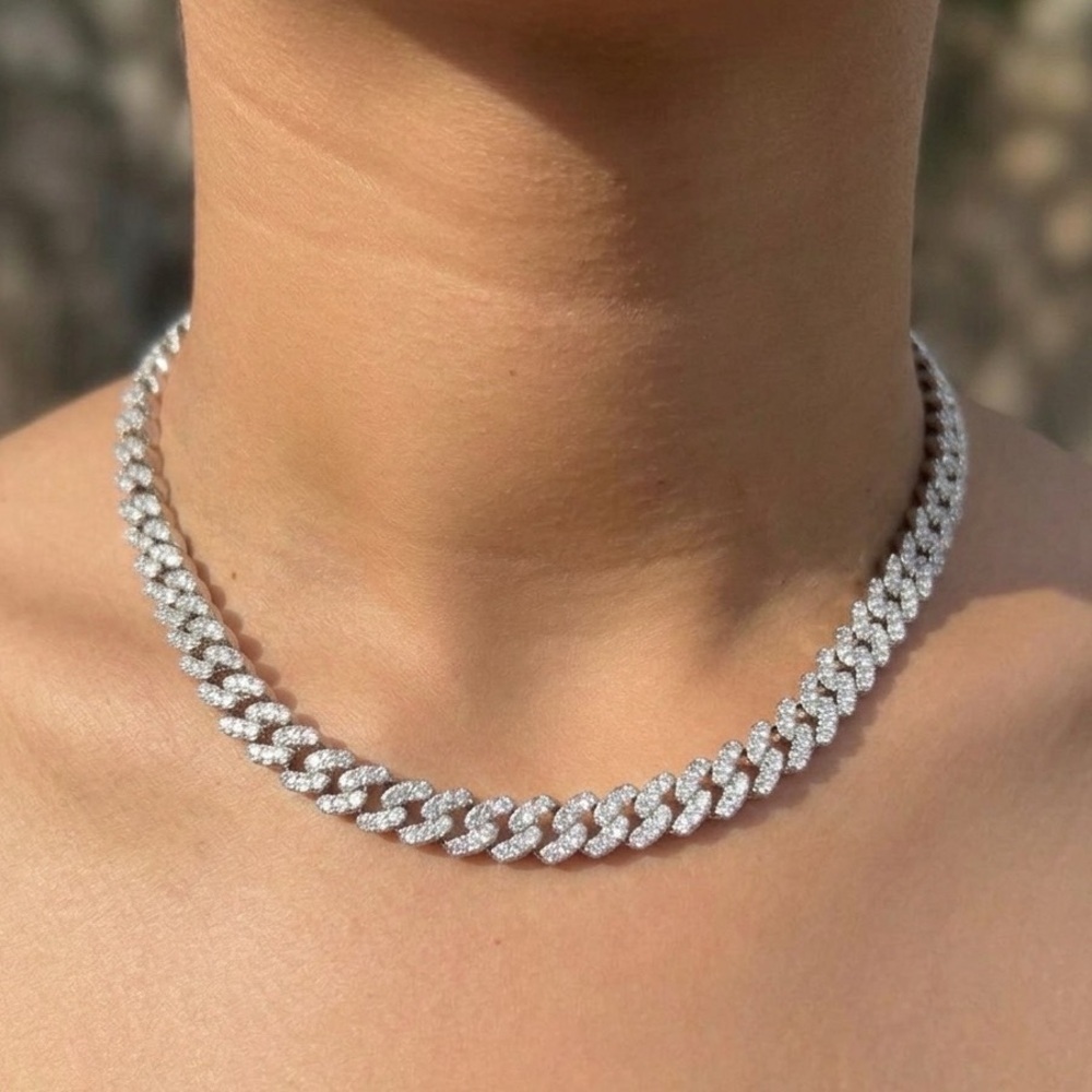 Elegant Silver Necklace